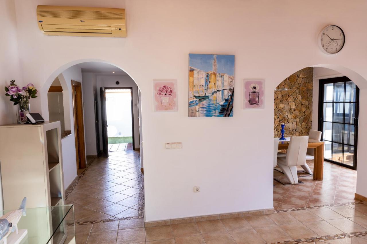 Villa With Private Pool, Near Beach And Golf Caleta De Fuste- Villa Charlotte Costa De Antigua Εξωτερικό φωτογραφία